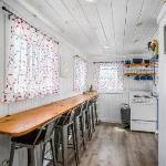 The Grey Pearl: Cozy Coastal Retreat Dennis Port