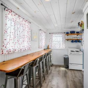 The Grey Pearl: Cozy Coastal Retreat