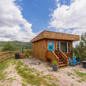 Sunrise Cabin at Highland Meadows - King Bed and Views