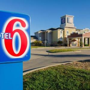 Motel 6-Valley Center KS