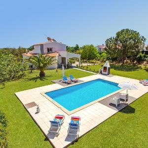 Villa Figueiras by Villa Plus