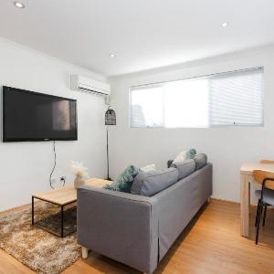 Suburban Living - 2 bedroom apartment Victoria Park