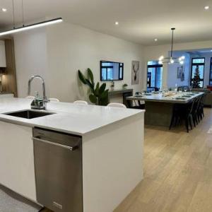 Superb 3brm - Spacious GamesSpaSaunaGym