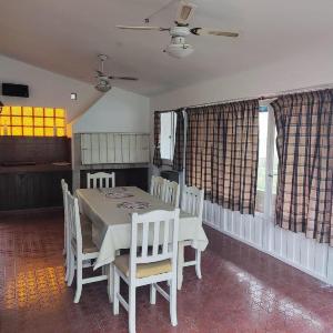 Hermosa casa con Pileta