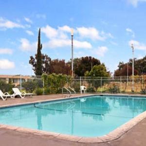 Hotels near Chukchansi Gold Resort and Casino - Studio 6 Suites Madera CA Yosemite