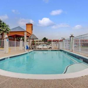 Super 8 by Wyndham Galveston