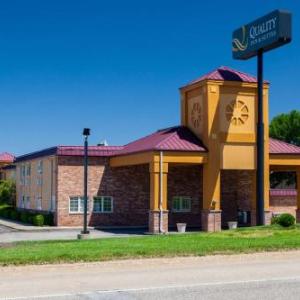 Hotels near Christ Community Church Beatrice - Quality Inn & Suites Lincoln