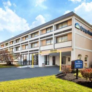 Hotels near Comcast Center College Park - Days Inn by Wyndham College Park