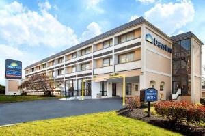 Days Inn by Wyndham College Park, College Park