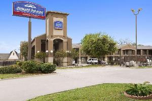 Howard Johnson by Wyndham Grand Prairie Near Lone Star Park, Grand Prairie