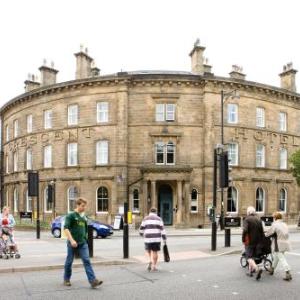 Hotels near King's Hall Ilkley - Rooms by Bistrot Pierre at The Crescent Inn