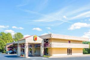 Super 8 by Wyndham Commerce, Commerce
