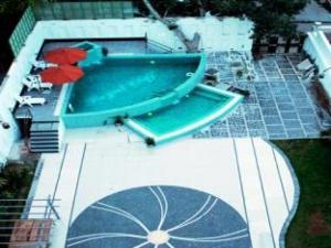 Hotel Royal Cliff, Kanpur