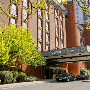 Hotels near Epsom Downs Racecourse - Clarion Croydon Park Hotel
