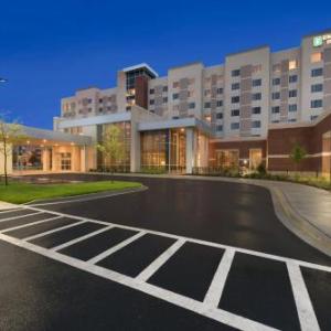 Embassy Suites By Hilton Chicago-Naperville