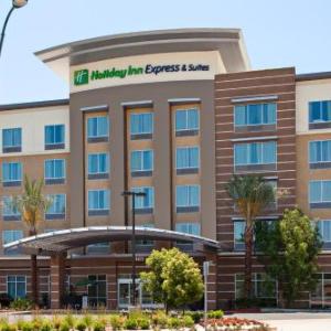 M3 Live Anaheim Event Center Hotels - Holiday Inn Express & Suites Anaheim Resort Area