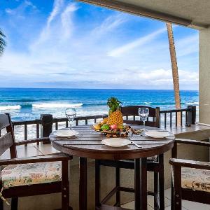 Banyan Tree 301: Oceanfront 2/2 Remodeled with AC