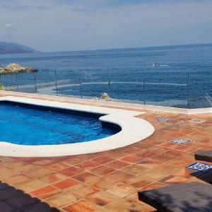 Ocean Front Villa - Private Pool and Ocean Access