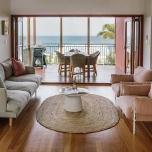 Tranquil Treetop Retreat with Pool and Ocean Views