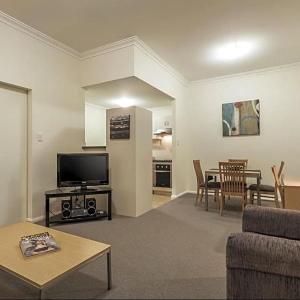 Holiday Apartment with Pool and WiFi