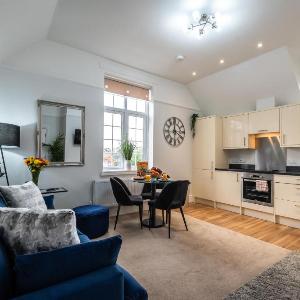 2 Bedroom Apartments By Smart Apartments Short Lets & Serviced Accommodation Apartment Southampton With Free WiFi