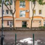 Beautiful three bedrooms apartment with free parking close to the Danube Coast Budapest 