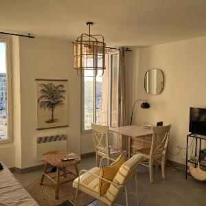 Appartement T2 lumineux sur le Vieux Port La Ciotat - FR-1-770-11