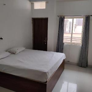Goroomgo Hotel Shivay Near Ganga River Varanasi