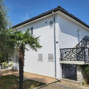 Apartments with a parking space nska Krk - 21693