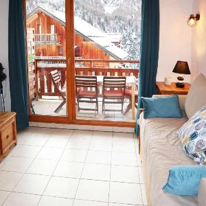 Appartement skis aux pieds avec piscine 4/5 personnes Les Orres 1800 - FR-1-322-539