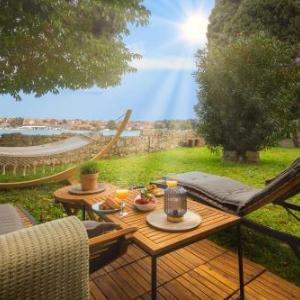 Exclusive Seafront Bacchus Apartment