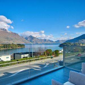 Pure Retreat Lake View