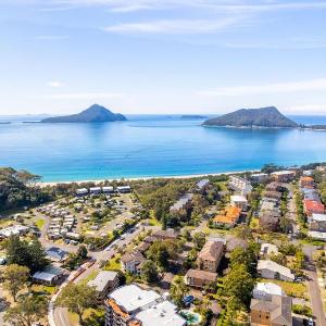 Pet friendly La Costa 2-1a Messines St - air con and Wi-Fi