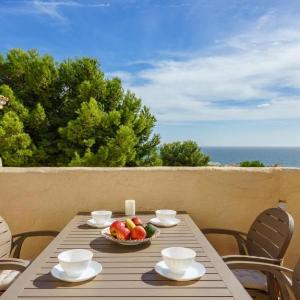 Tranquil sea view haven: 2BR with TerracePool