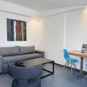 Railway House 1BR Apt with front yard 24 hours power