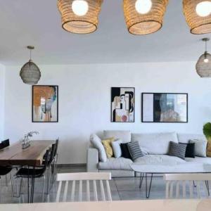 Dreamy 3BR Penthouse w a Super Terrace