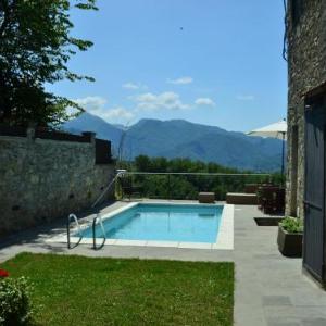 Historic Cottage in Fivizzano with Swimming Pool