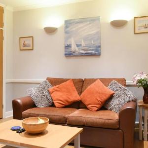 Air Maison - Superb Location! 1 Bedroom Flat with Parking