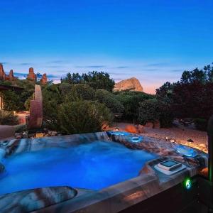 Chapel Vista Main House Red Rock Views and Hot Tub
