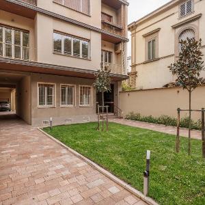 Lucy Florence charming modern apartment near Piazza della Libertà