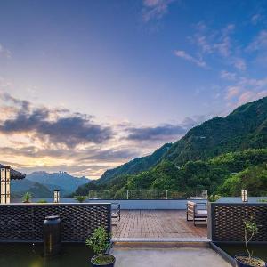 Guanshan Garden Ancient Chinese Holiday Inn Zhangjiajie National Forest Park Branch