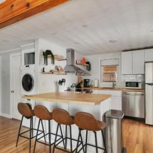 Stay On The Cape Vacation Rentals: Perfect Spot In Yarmouth Book Now & Relax