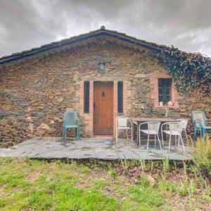 Picturesque Cottage in Montseny with Swimming Pool