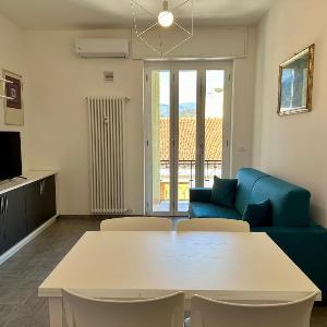 Grecale - Elegante e Indipendente con Balcone