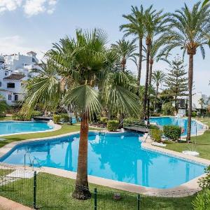 Ab3 - Spacious Holiday Home Puerto Banus