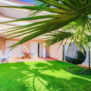 Fantastic Ocean View Apt AC! Parking! Terrace! PA86