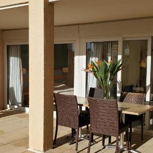CAP HERMES 2-3 pieces avec grande terrasse et apercu mer