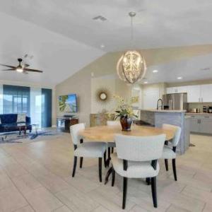 Cape Coral Beauty.Booking