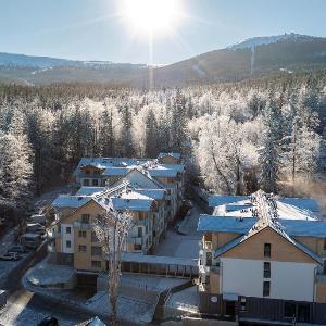 Beżowy Apartament Sun Seasons 24 w Szklarskiej Porębie z Wanną by Noclegi Renters