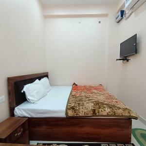 OYO 821022 RK Palace